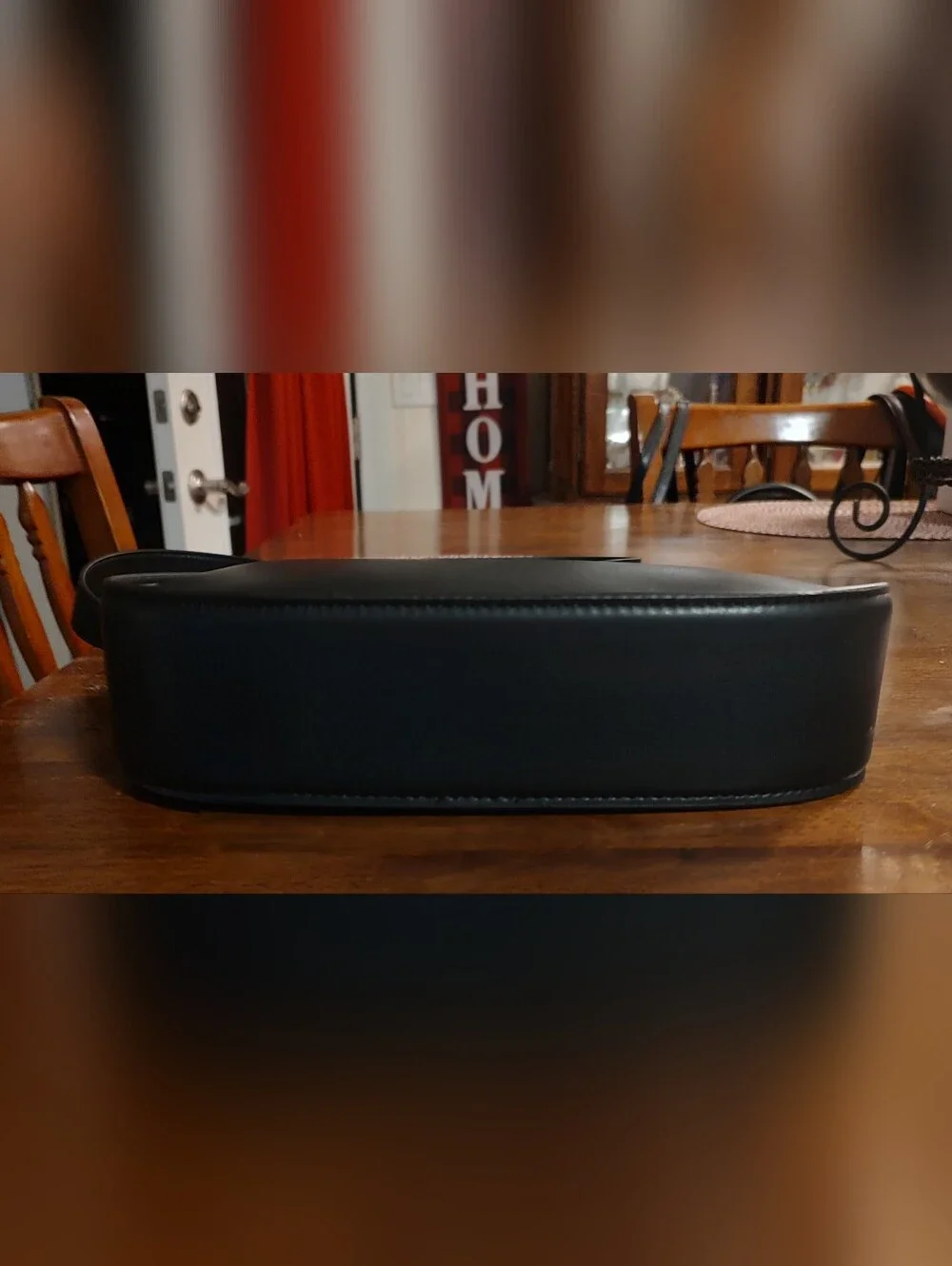 Classic Black Leather Shoulder Bag - Sleek Everyday Carry